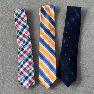 Roundtree & Yorke & Craft & Barrow bundle of 3 ties. Multicolored